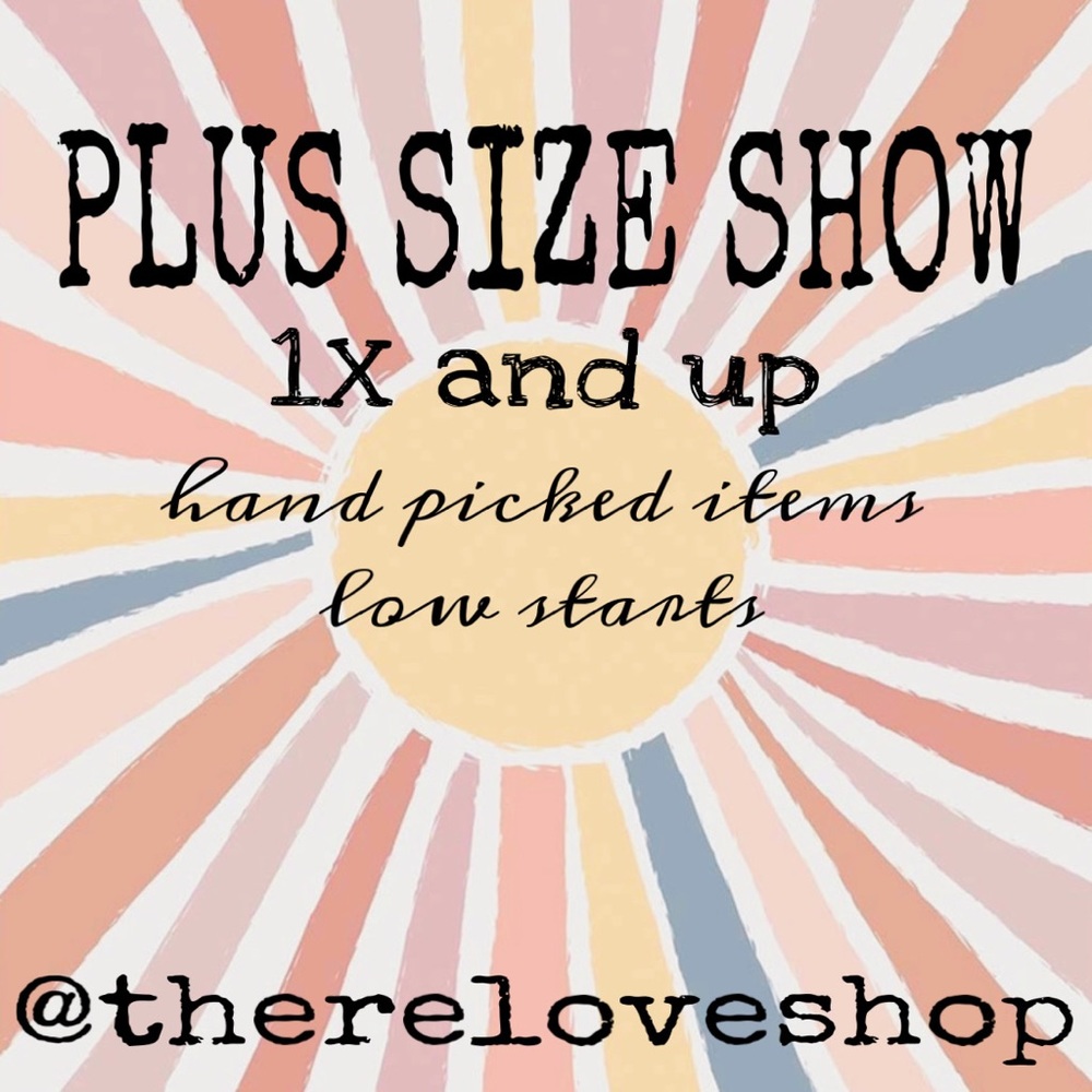 PLUS SIZE SHOW - Picture 1 of 1